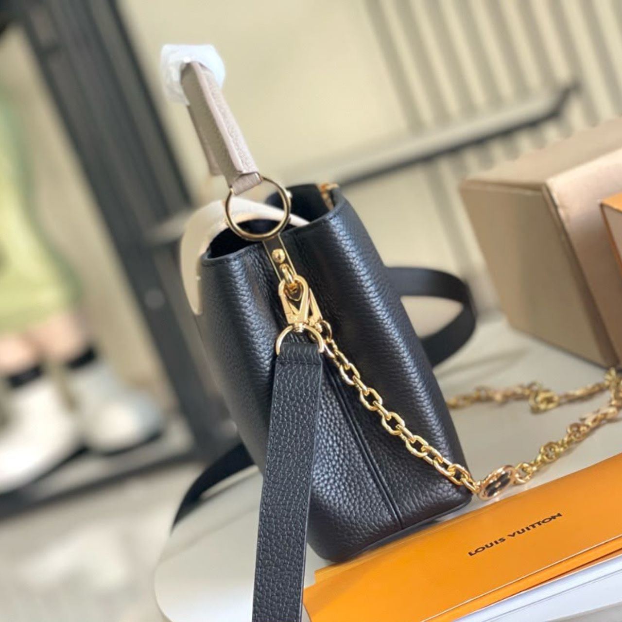 Louis Vuitton Capucines Black And Grey 27Cm M20708 - Image 3