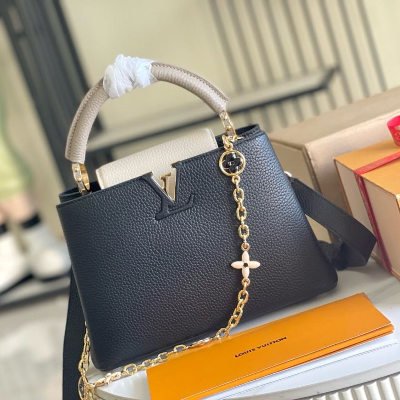 Louis Vuitton Capucines Black And Grey 27Cm M20708 - Image 7