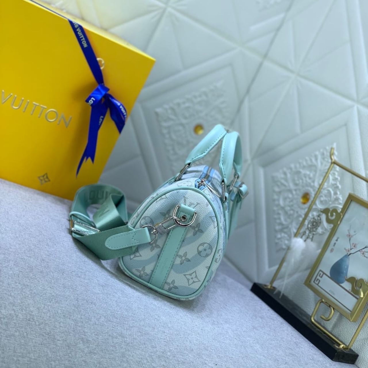 Louis Vuitton Keepall Bandouliere Crystal Green 25Cm M22527 - Image 4