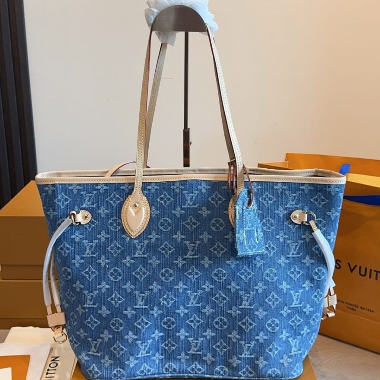 Louis Vuitton Neverfull MM Bag Denim Blue 31Cm M13192 - Image 4