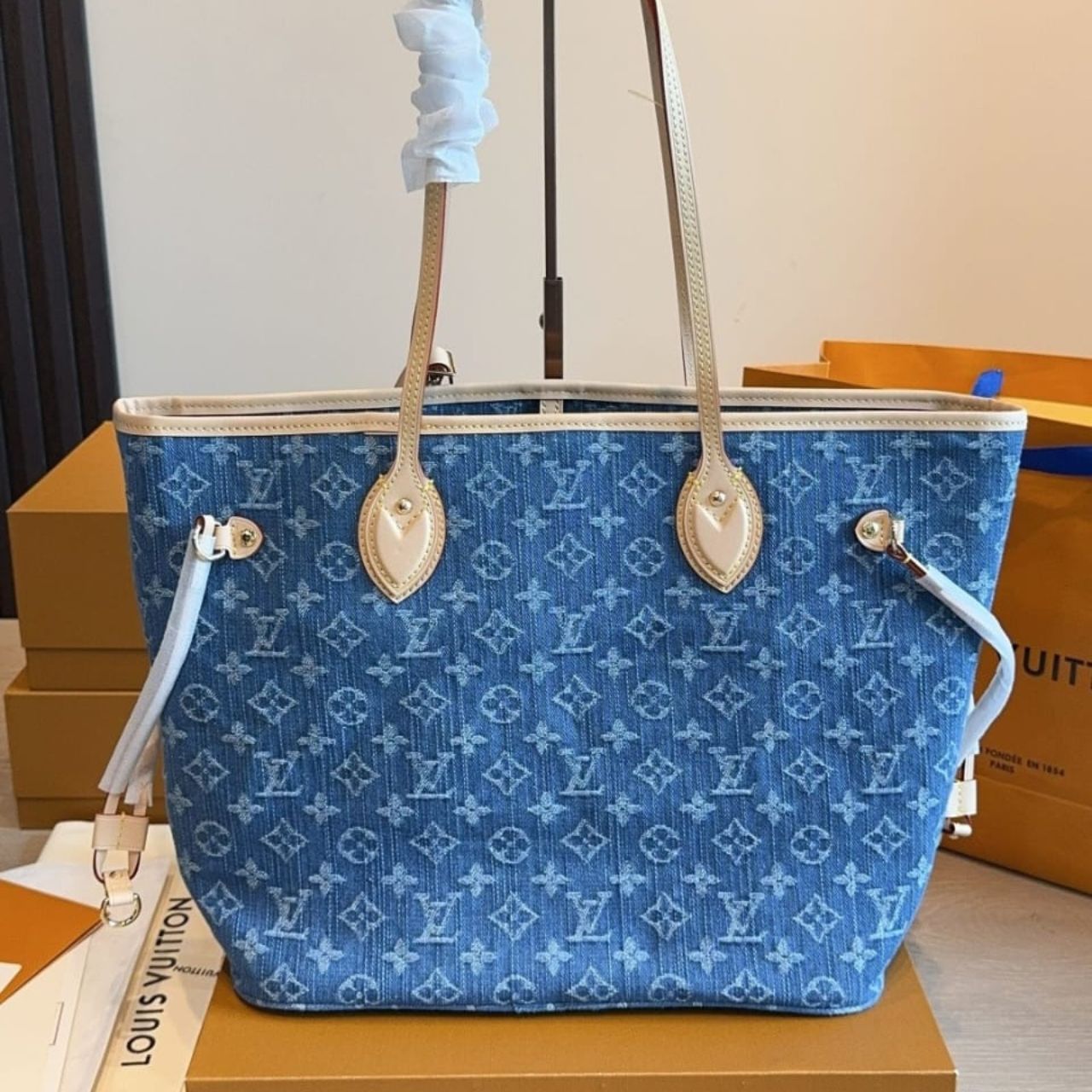Louis Vuitton Neverfull MM Bag Denim Blue 31Cm M13192 - Image 7