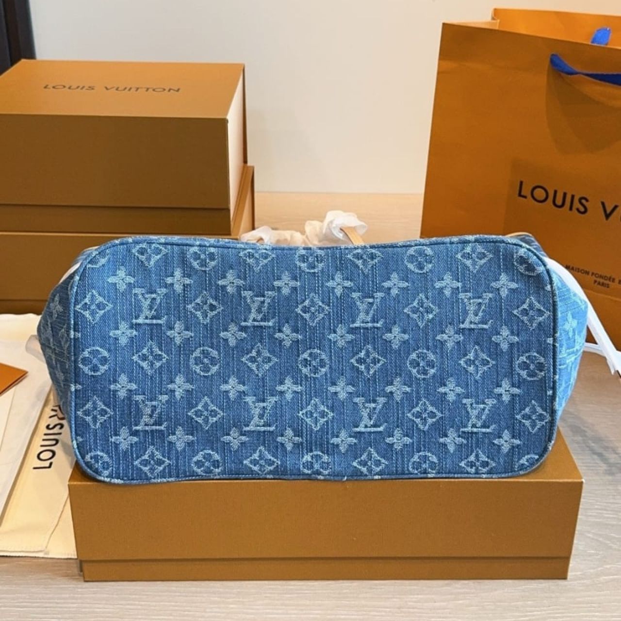 Louis Vuitton Neverfull MM Bag Denim Blue 31Cm M13192 - Image 9