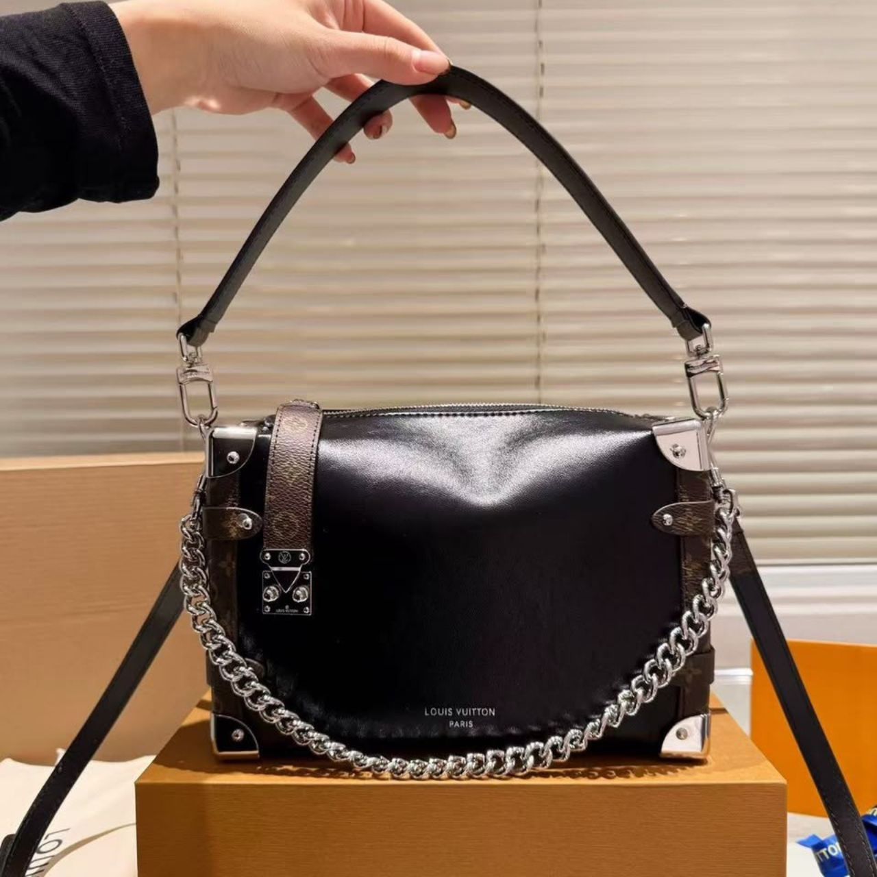 Louis Vuitton Side Trunk Vibe MM Black 23.5cm M15195 - Image 7