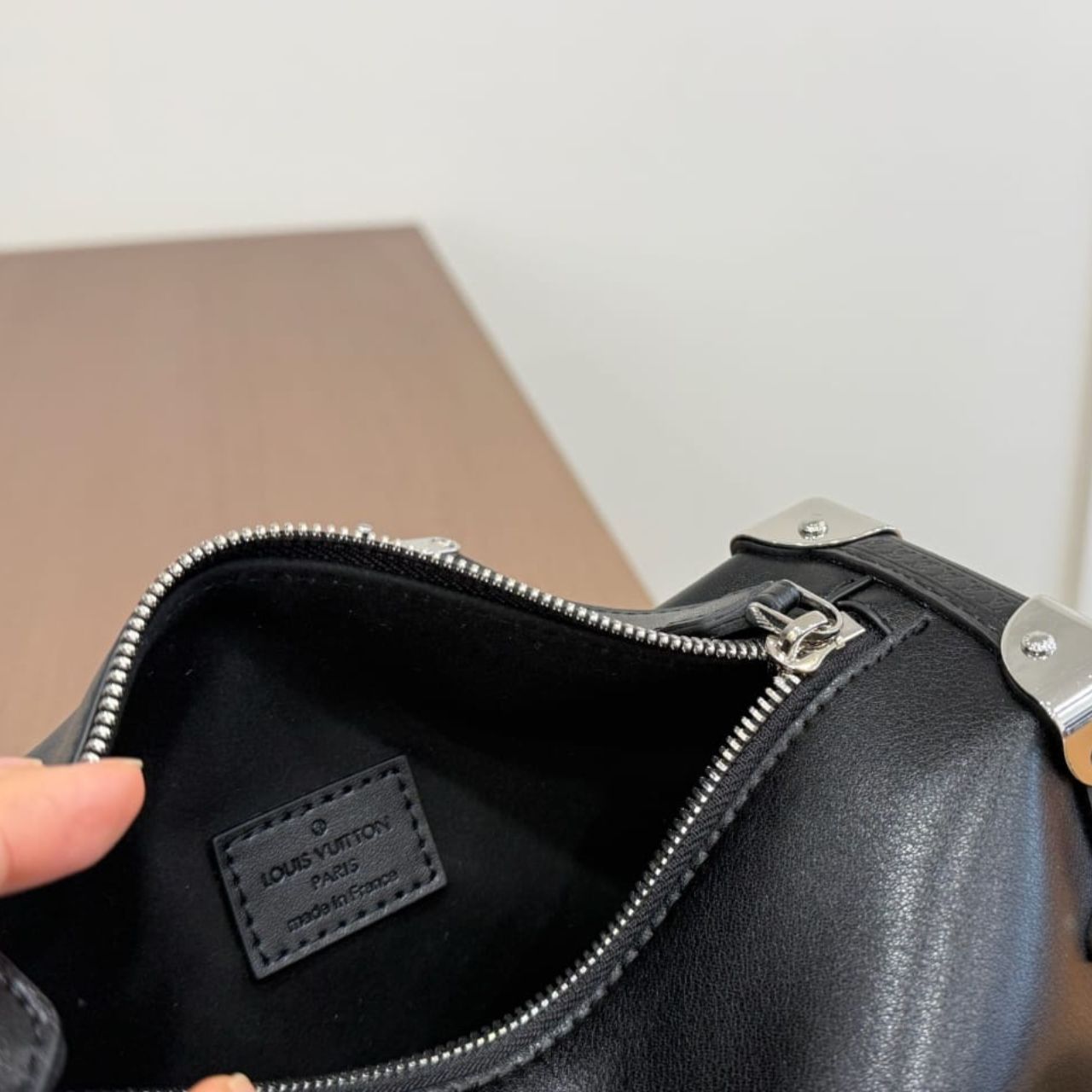 Louis Vuitton Slim Trunk Bag Black 23Cm M25445 - Image 7