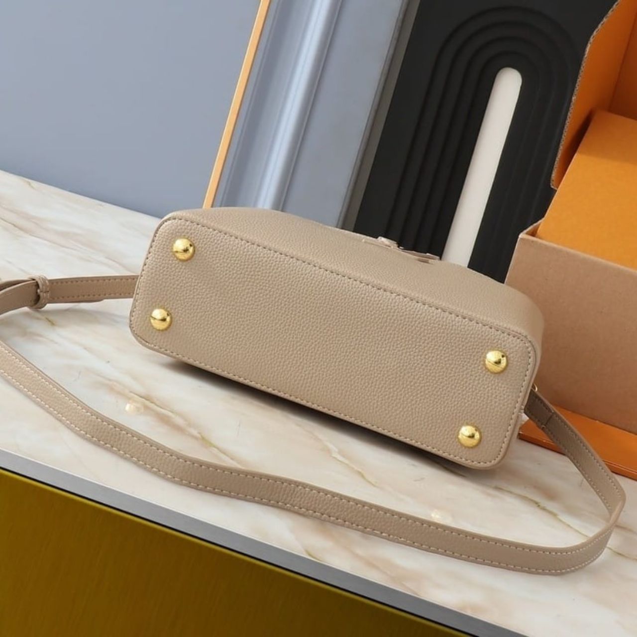 Louis Vuitton Capucines BB Bag Beige 27Cm M94634 - Image 11