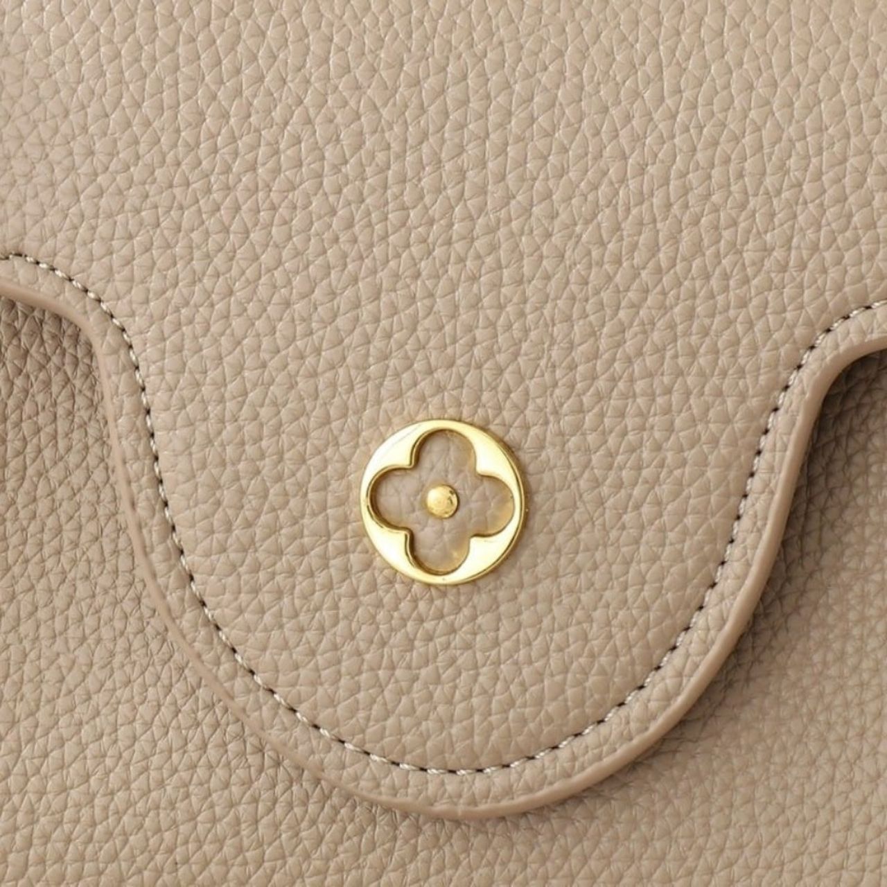 Louis Vuitton Capucines BB Bag Beige 27Cm M94634 - Image 4