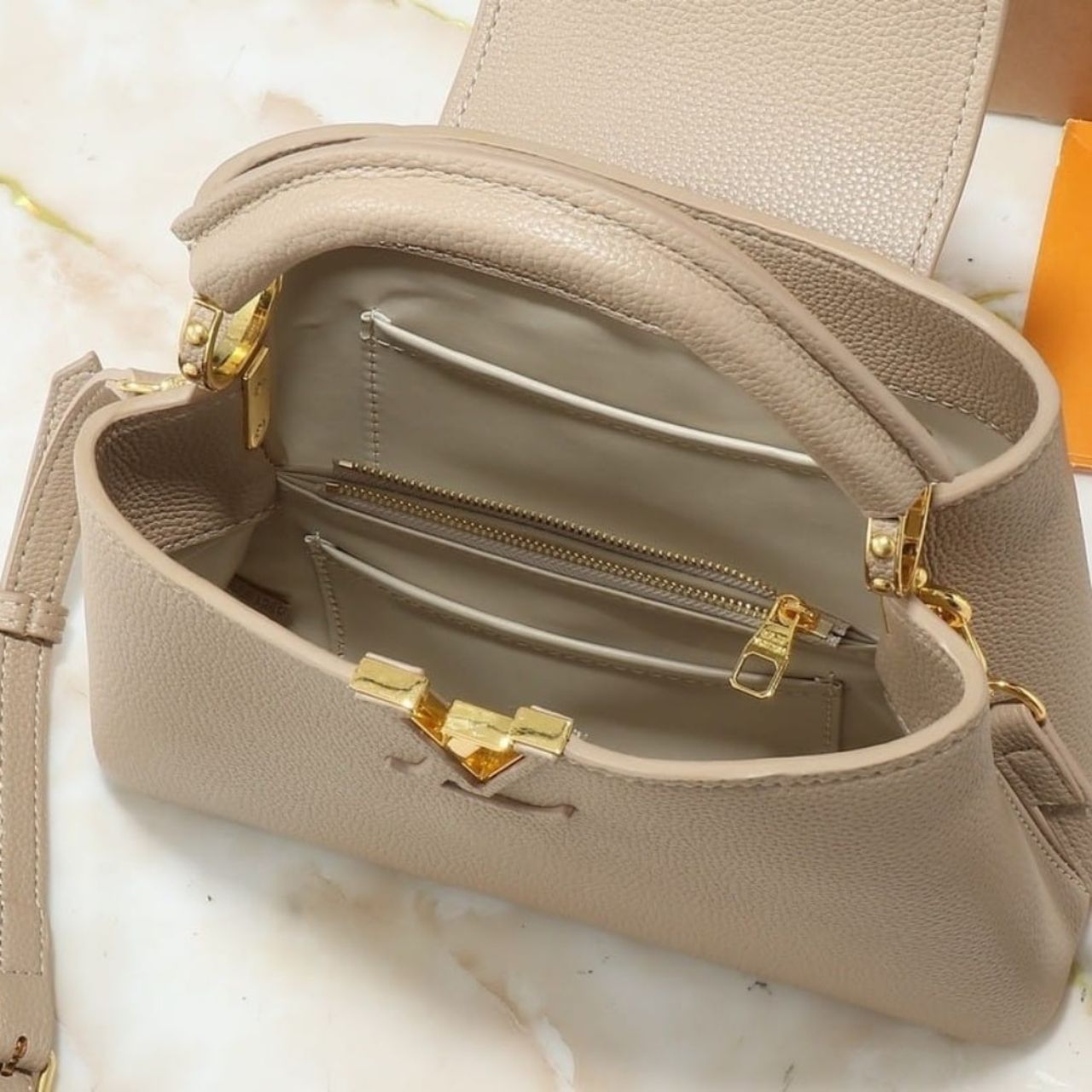 Louis Vuitton Capucines BB Bag Beige 27Cm M94634 - Image 3