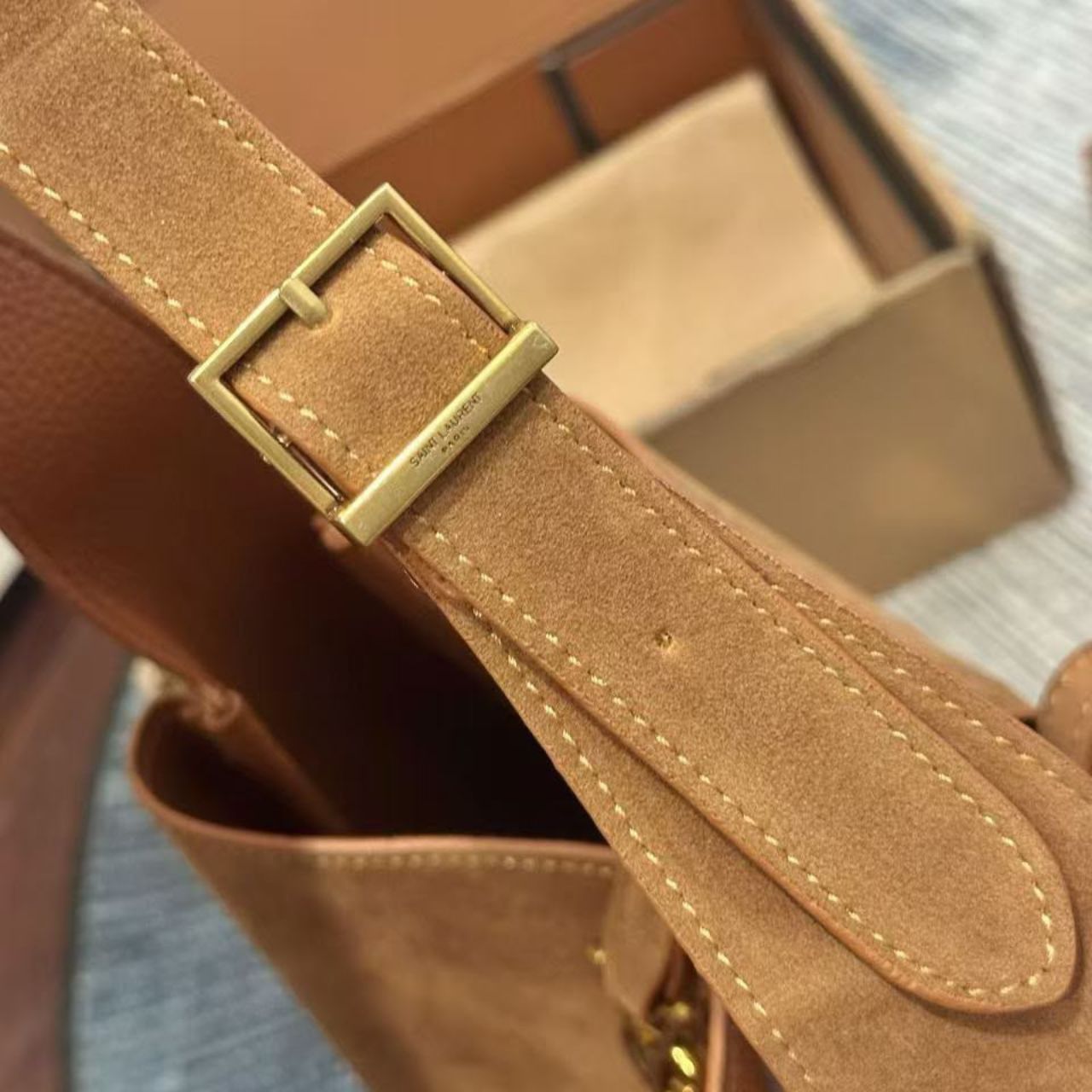 Saint Laurent Le 5 A 7 Supple In Suede Golden Brown 24Cm - Image 9