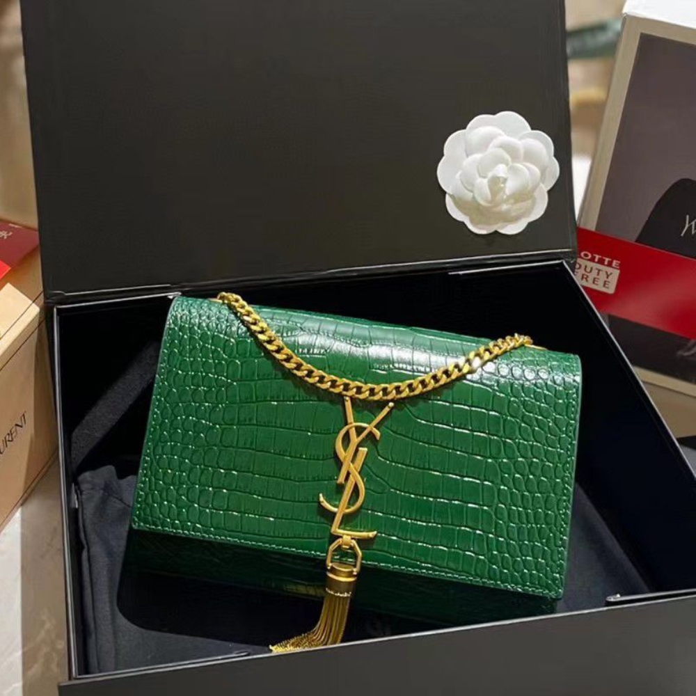Alternative view of Saint Laurent Kate Tassel Medium With Gold Hardware Green 22Cm