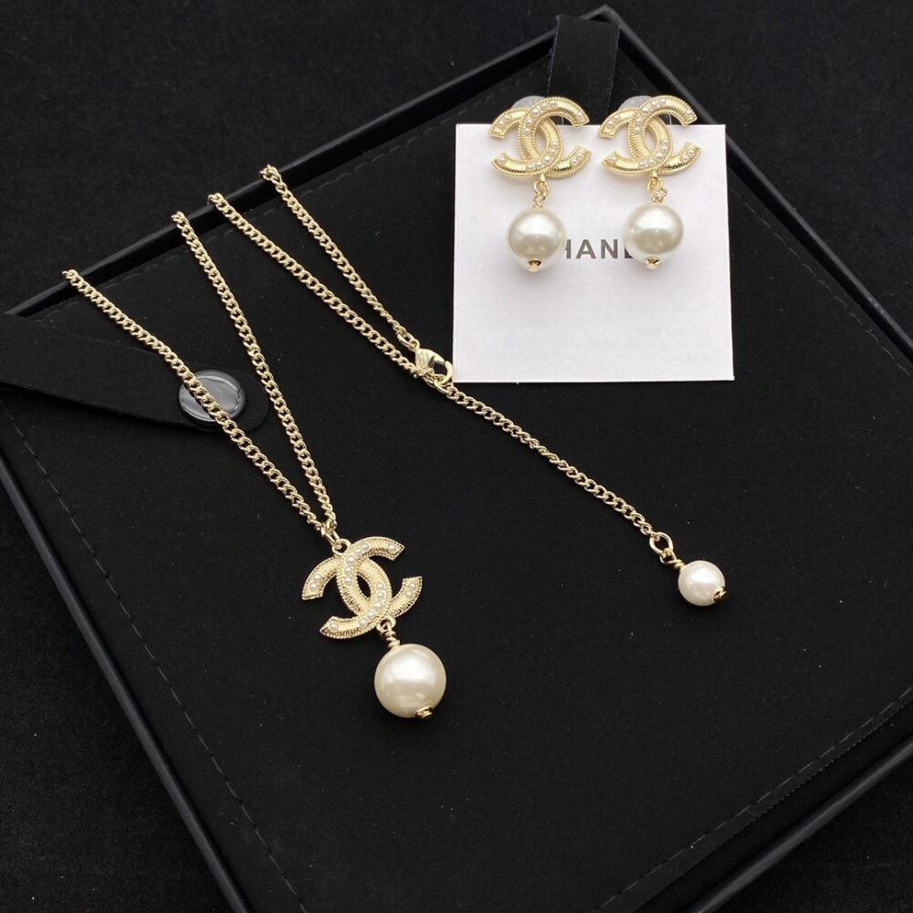 Alternative view of Chanel CC Pearl Gold Earrings