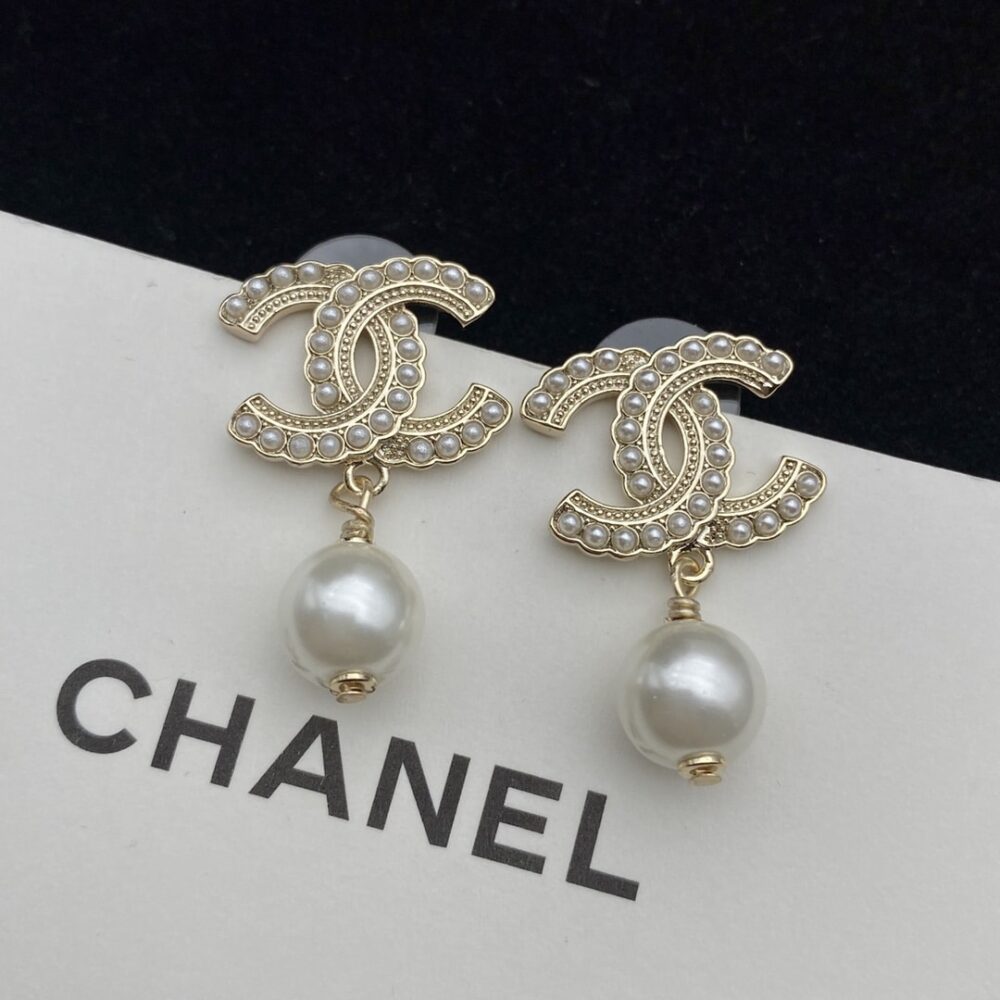Alternative view of Chanel CC Pearl Gold Earrings