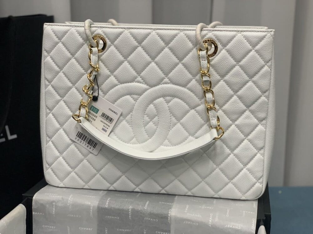 Alternative view of Chanel Bolsa Grand Tote Bag White 33Cm