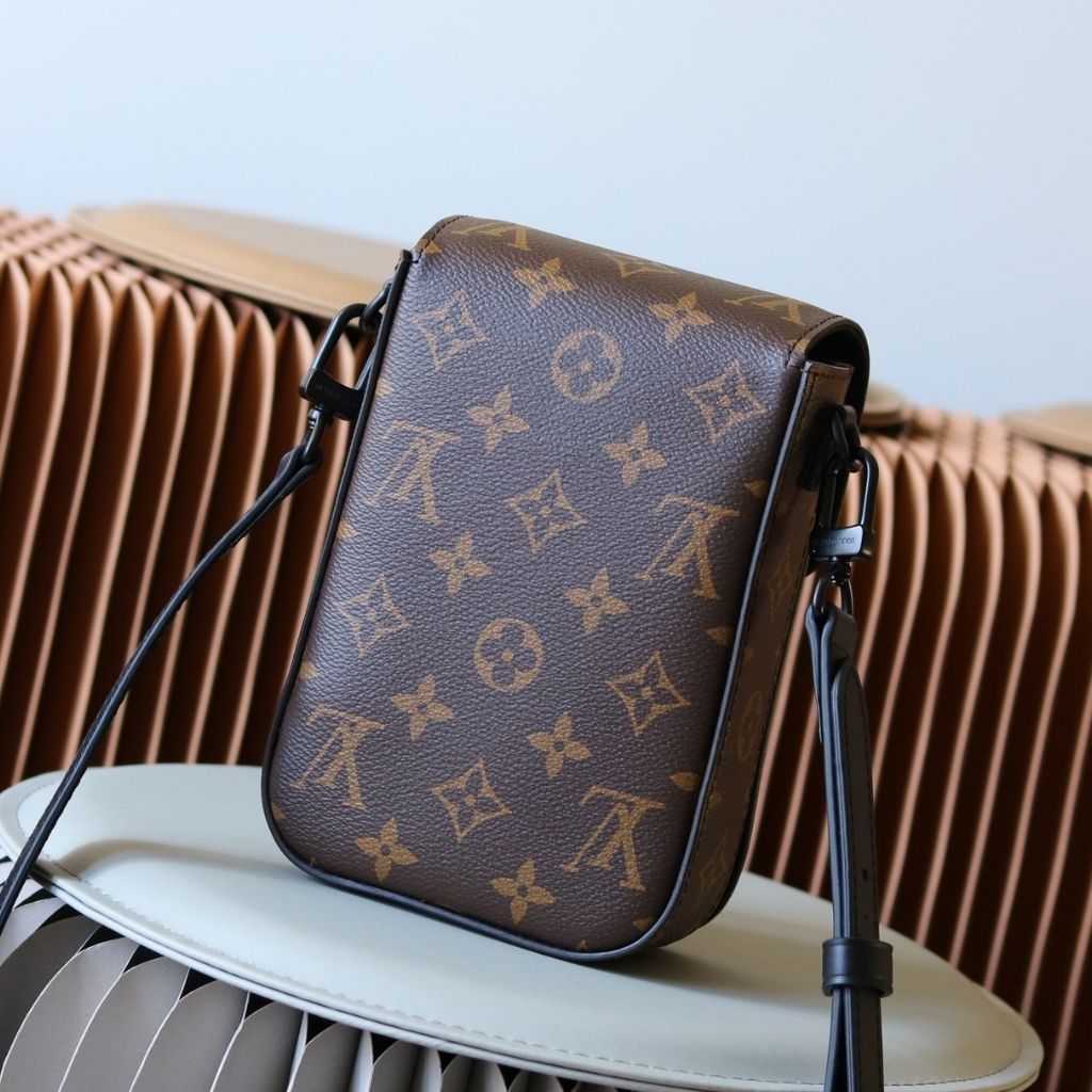 Louis Vuitton S-Lock Vertical Wearable Wallet Brown Monogram 12Cm M81522 - Image 4