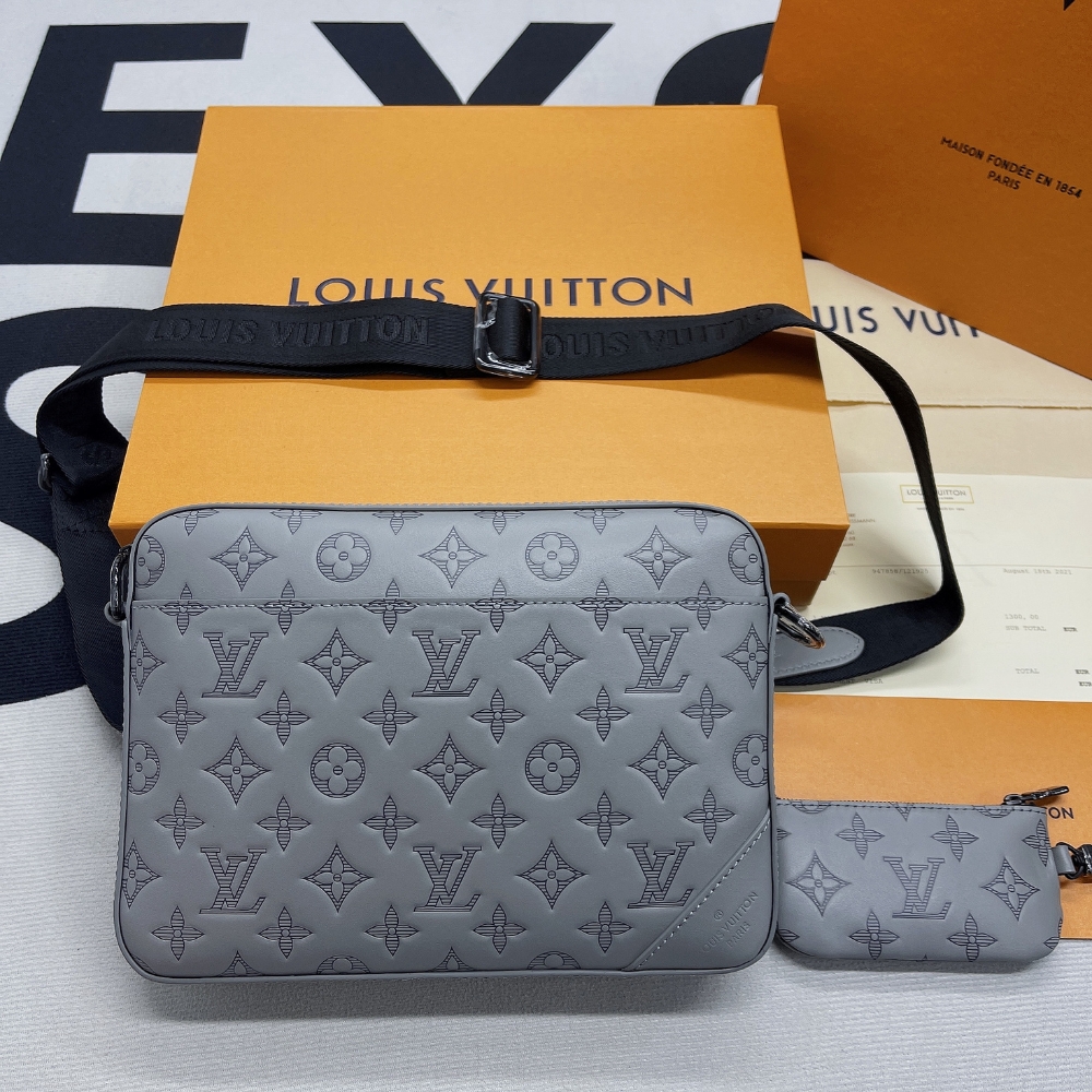 Alternative view of Louis Vuitton Duo Messenger Monogram Shadow Anthracite Gray 26Cm LV M46104