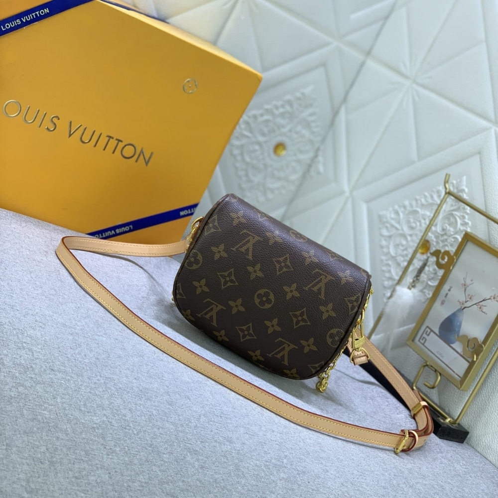 Alternative view of Louis Vuitton Mini Bumbag Bag Monogram Canvas 17cm M82335
