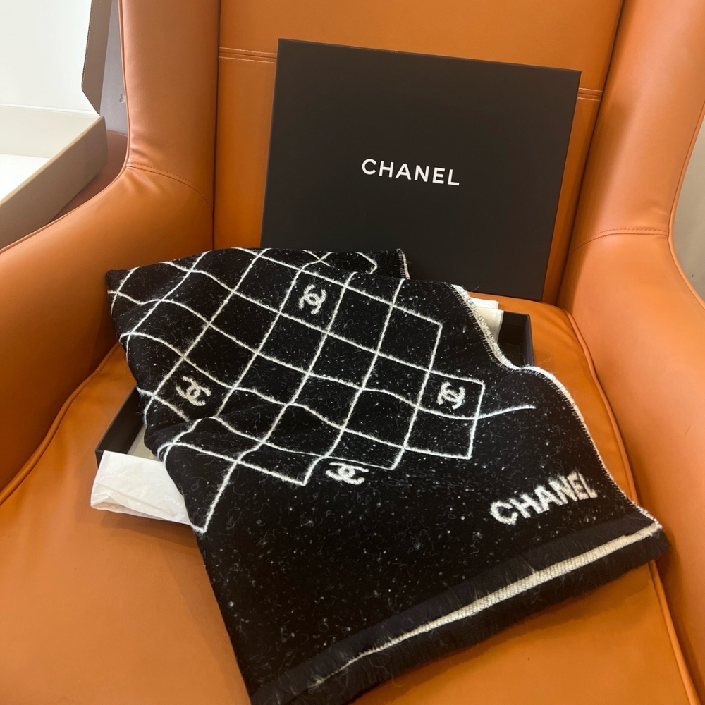 Alternative view of Chanel 25A Quilted Double C Scarf Black 180Cm