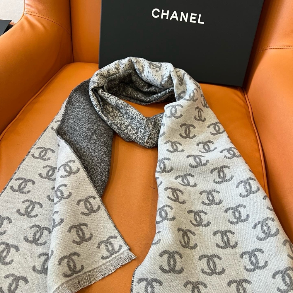 Alternative view of Chanel 24B Full CC Scarf Grey And Black 180Cm