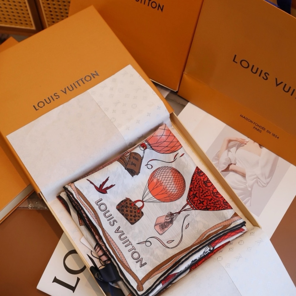 Alternative view of Louis Vuitton Up And Away Square Rouge 90Cm M78449