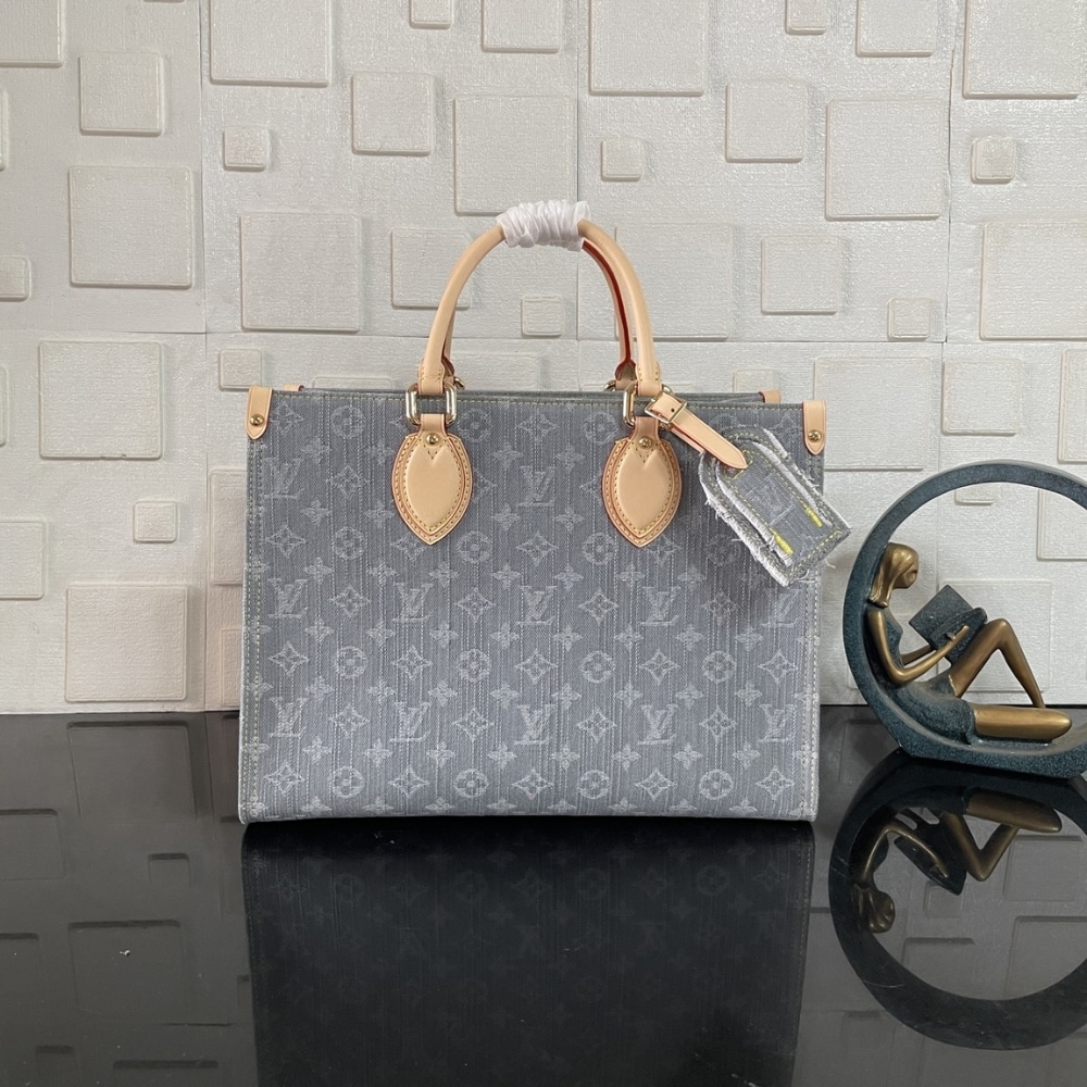 Alternative view of Prestige Edition - Louis Vuitton OnTheGo MM Washed Gray 35Cm M13189