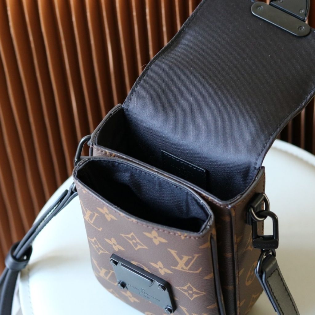 Louis Vuitton S-Lock Vertical Wearable Wallet Brown Monogram 12Cm M81522 - Image 7