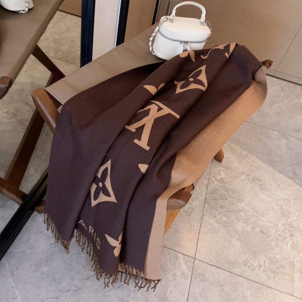 Alternative view of Louis Vuitton Reykjavik Scarf Dark Brown M78125