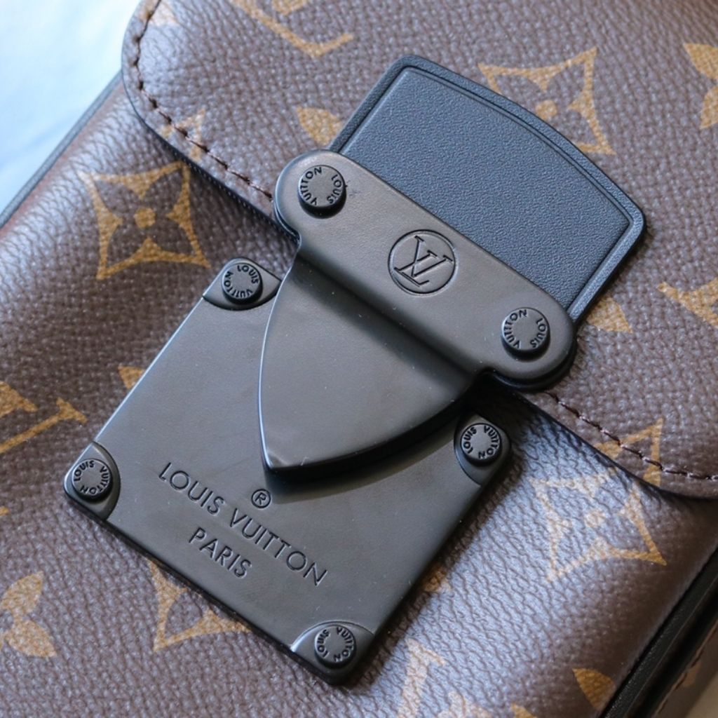 Louis Vuitton S-Lock Vertical Wearable Wallet Brown Monogram 12Cm M81522 - Image 3
