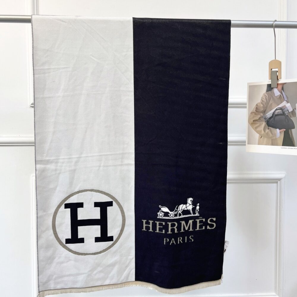 Alternative view of Hermes H Letter Cashmere Muffler Black