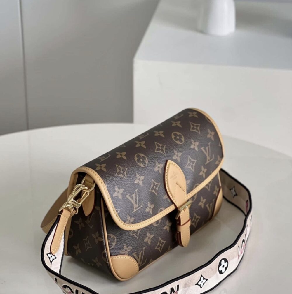 Alternative view of Louis Vuitton Diane Monogram Canvas Brown 24Cm M45985