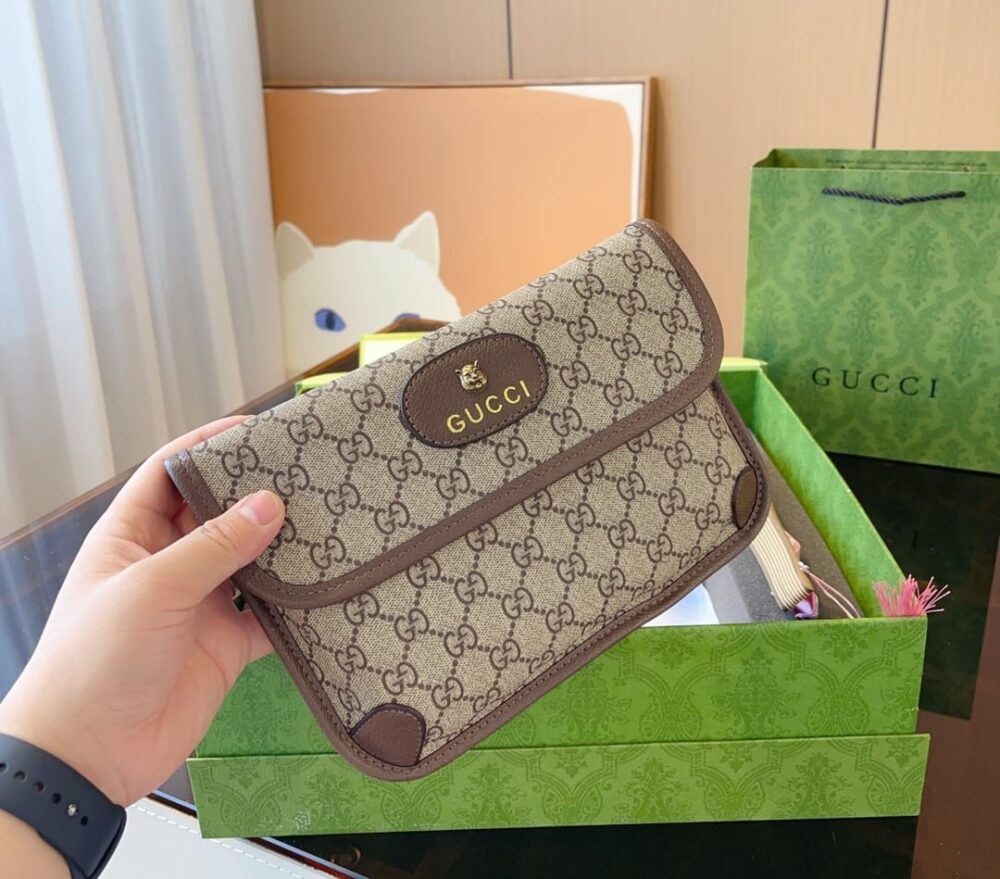 Alternative view of Gucci Neo Vintage GG Supreme Belt Bag Beige Ebony 22Cm 493930 9C2VT 8745