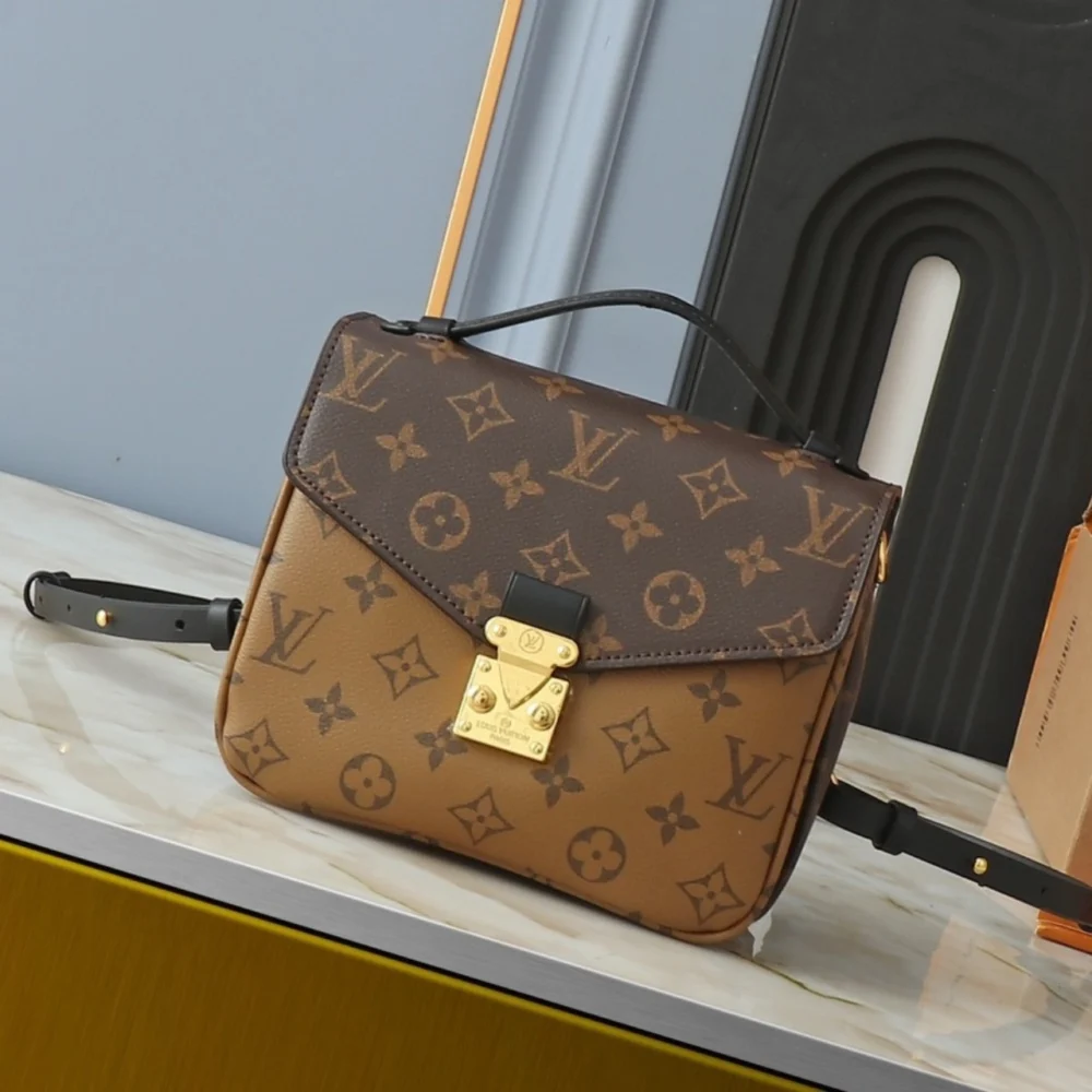 Alternative view of Louis Vuitton Pochette Metis Backpack 20Cm M11941