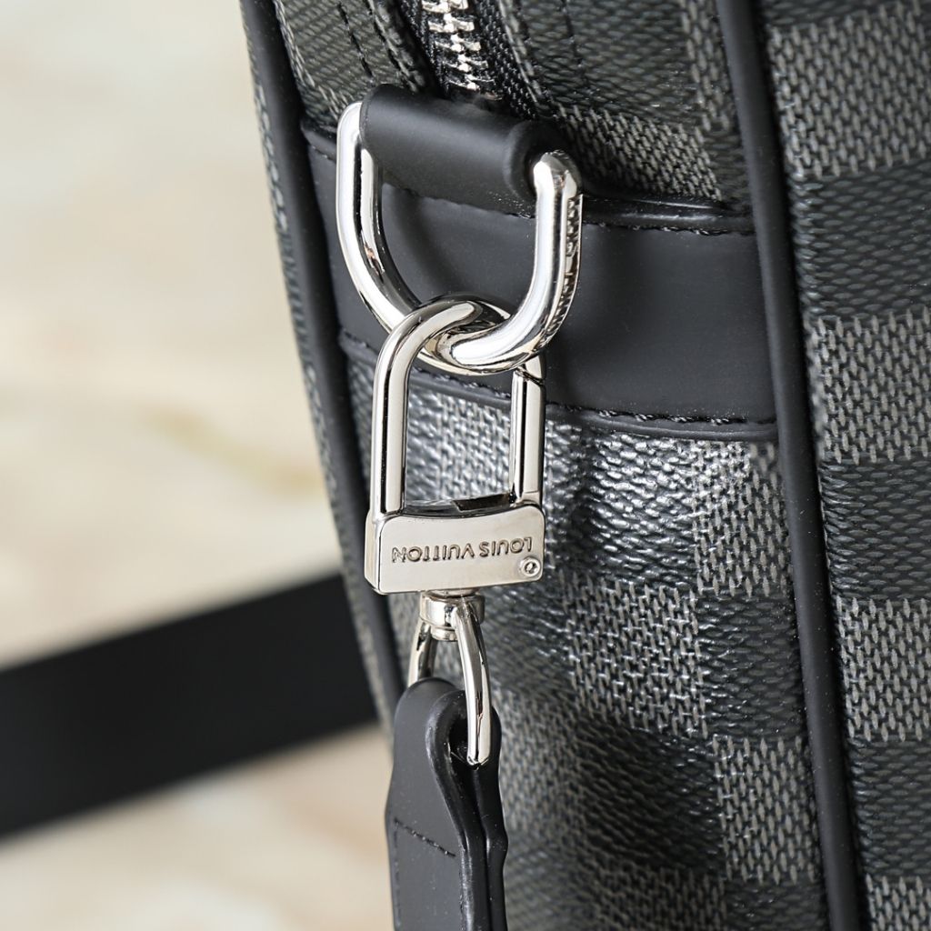 Louis Vuitton Porte-Documents Voyage PM Damier Black 36.5Cm N40445 - Image 8