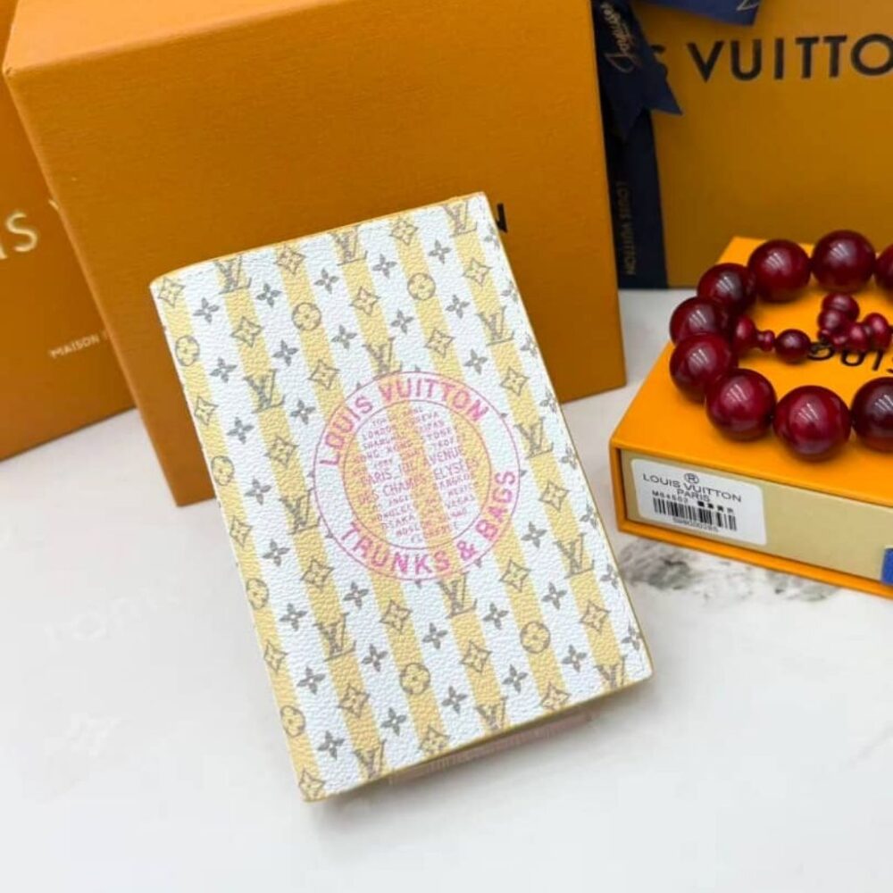 Alternative view of Louis Vuitton Passport Cover Yellow 10cm M29034