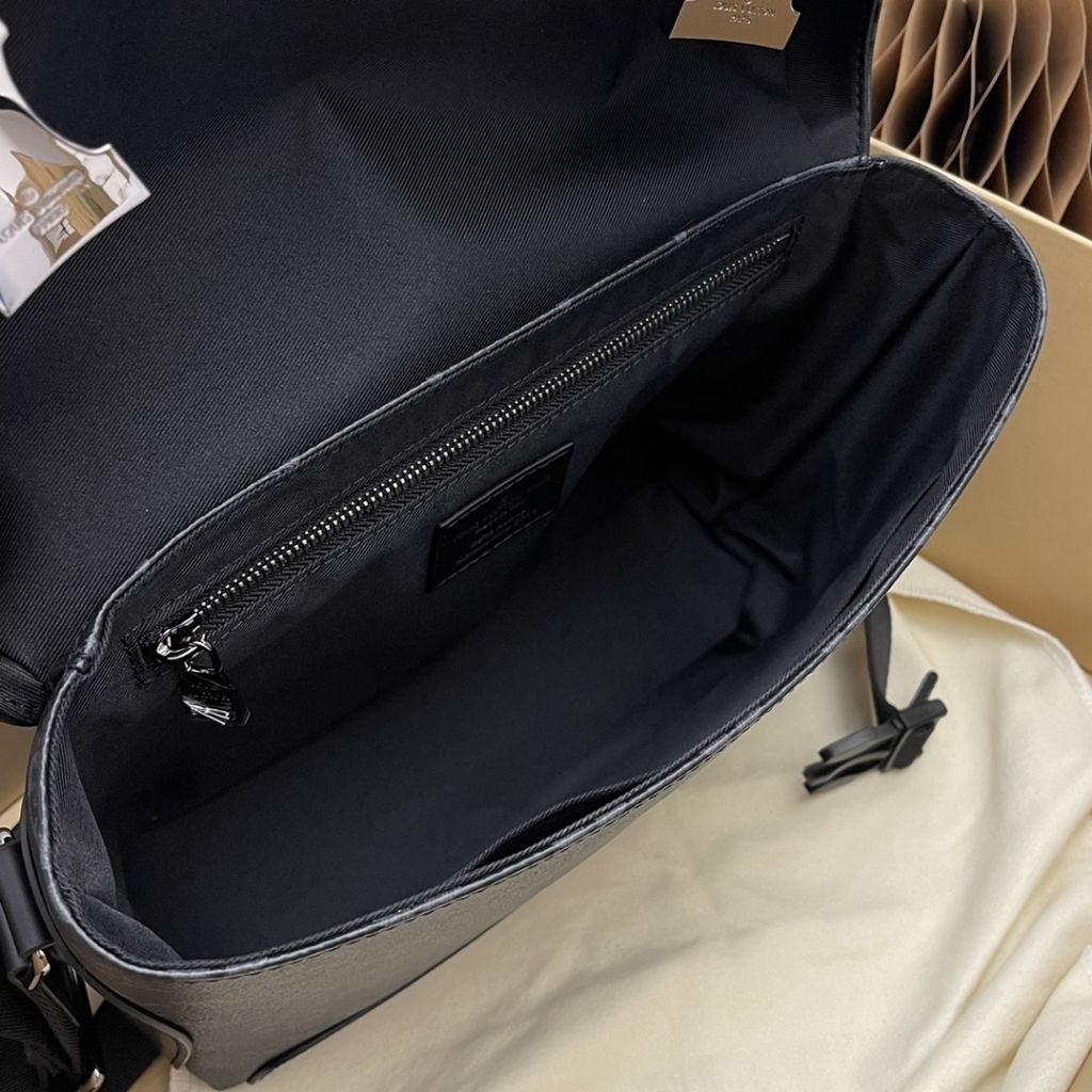 Louis Vuitton Messenger MM Voyager Bag Black 32Cm M40511 - Image 8