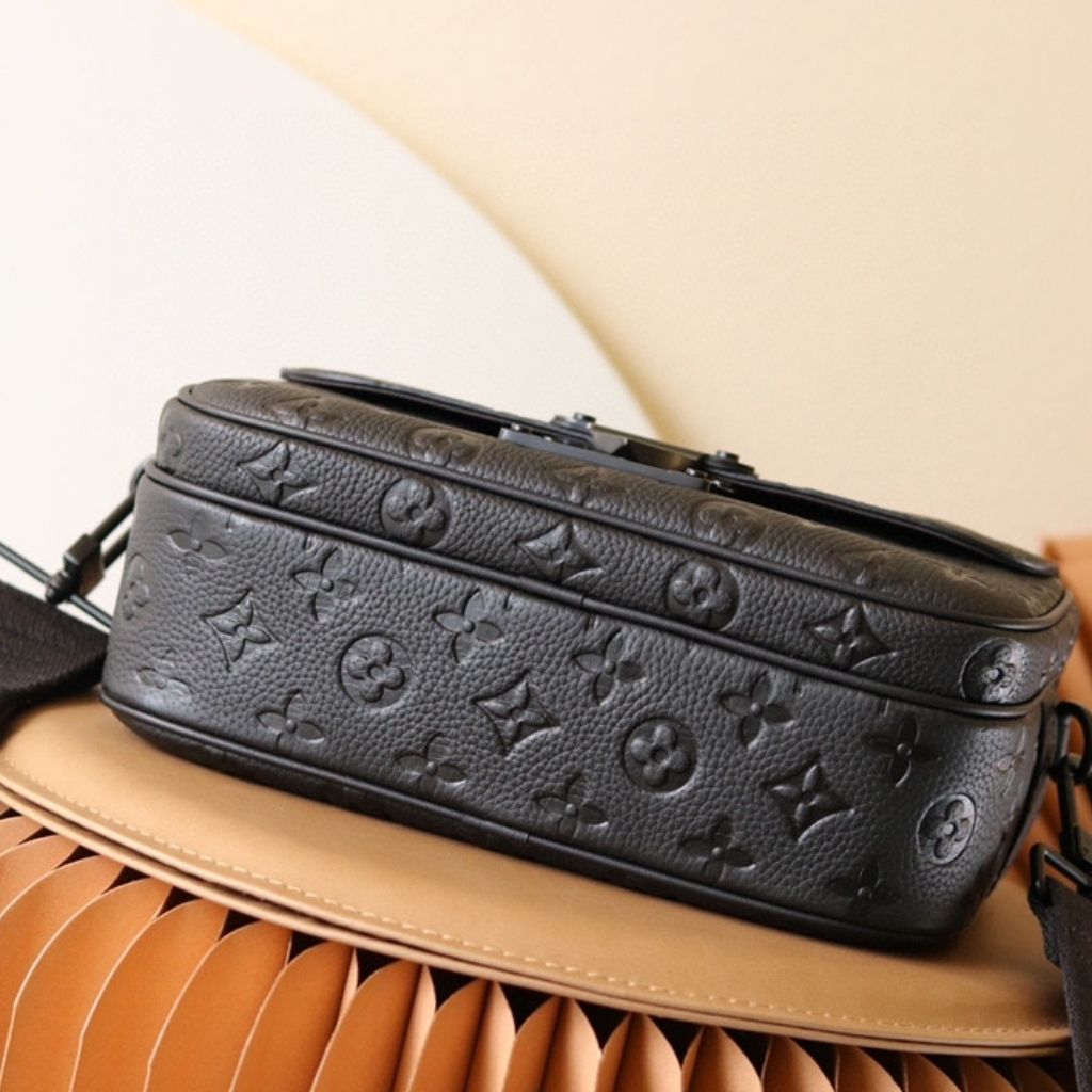 Louis Vuitton S Lock Messenger Black 22Cm M58489 - Image 5