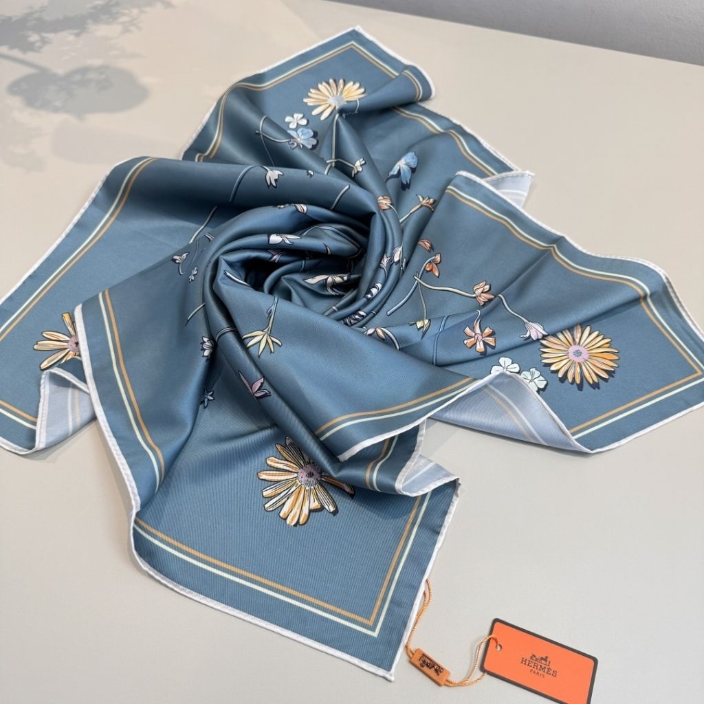 Hermes I Like Flowers Silk Scarf Blue 90Cm H984167S 03 - Image 3