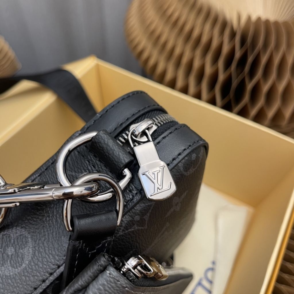 Louis Vuitton Trio Messenger Monogram Eclipse 25Cm M69443 - Image 7