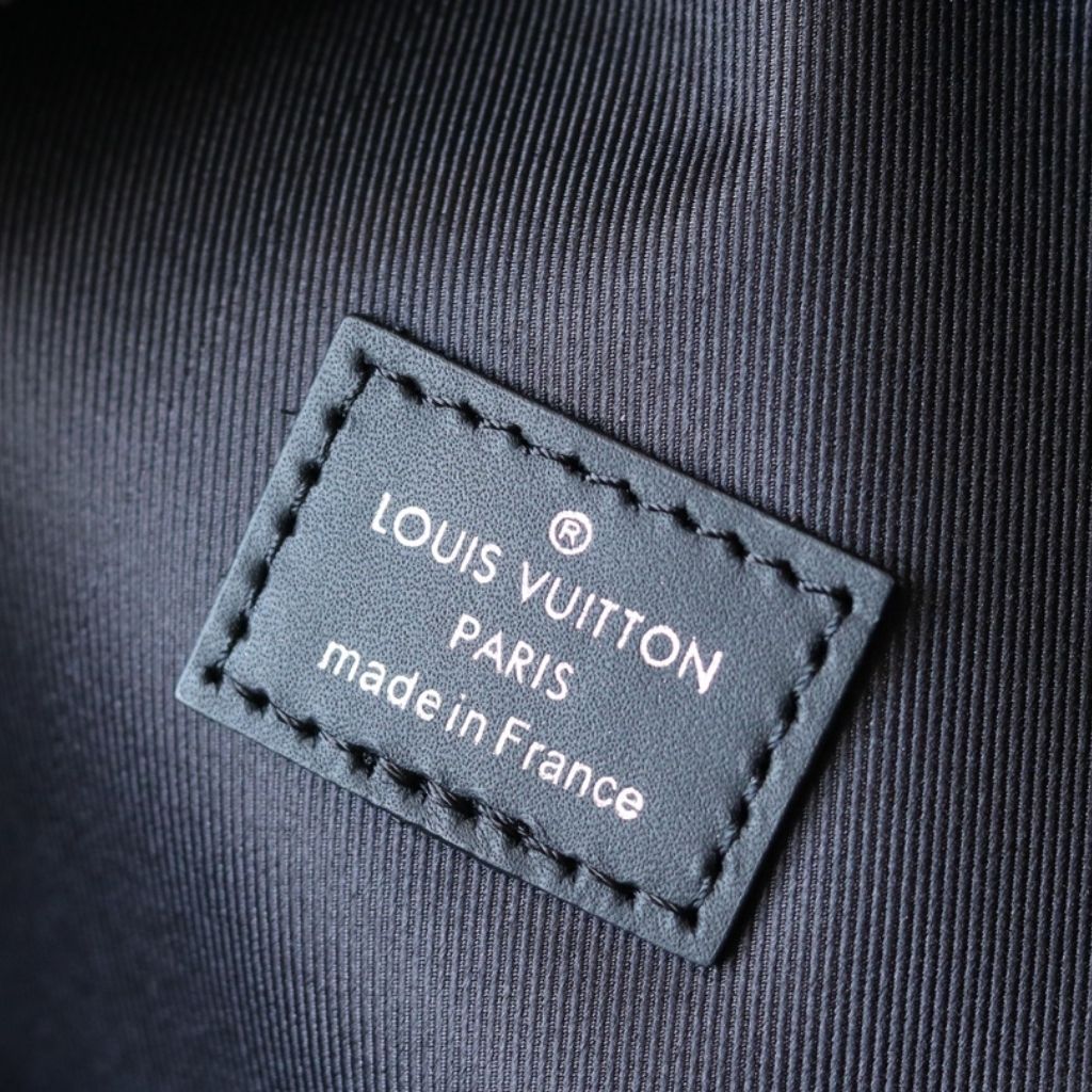 Louis Vuitton Discovery Cargo Backpack Black Monogram Eclipse 30Cm - Image 9