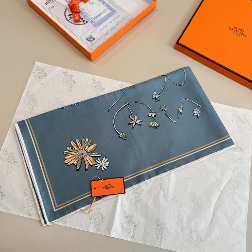 Hermes I Like Flowers Silk Scarf Blue 90Cm H984167S 03 - Image 4