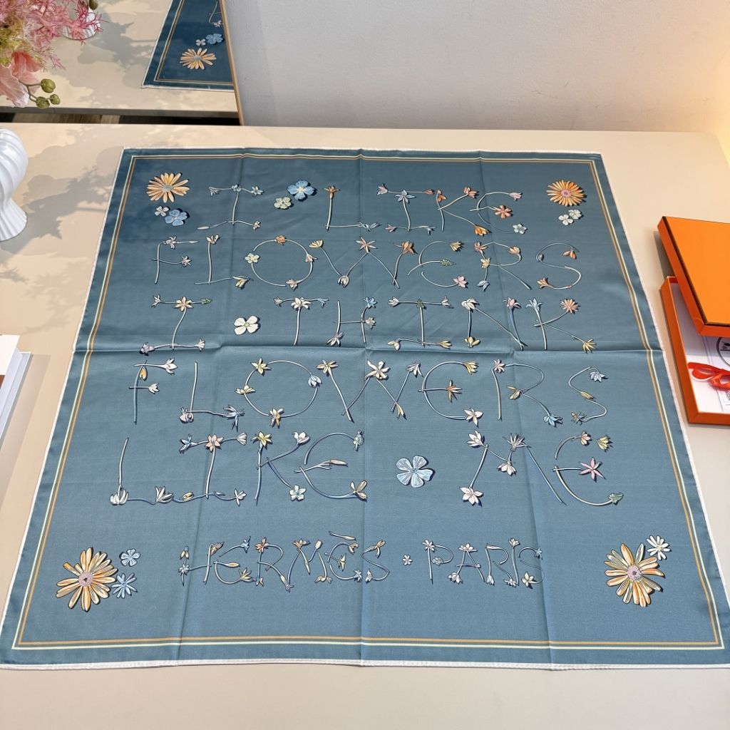Hermes I Like Flowers Silk Scarf Blue 90Cm H984167S 03 - Image 2