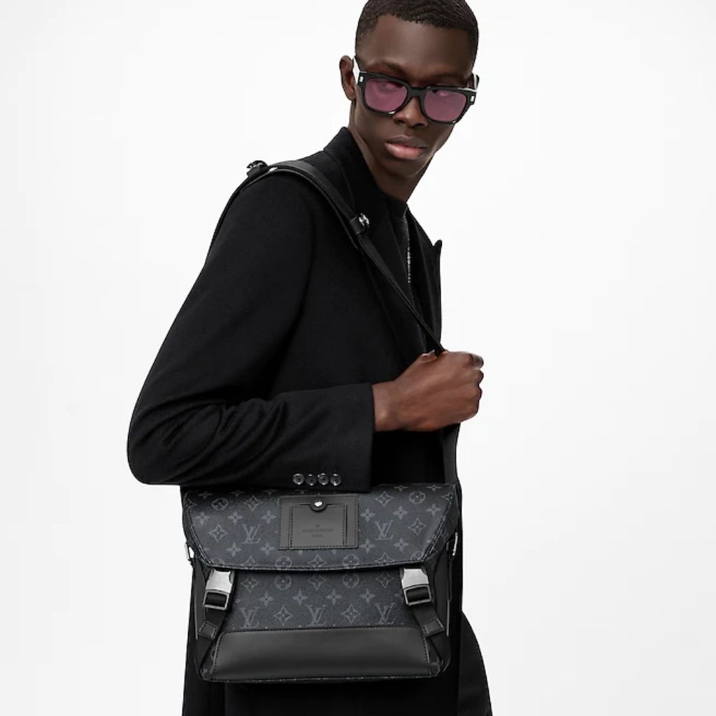 Louis Vuitton Messenger MM Voyager Bag Black 32Cm M40511 - Image 10