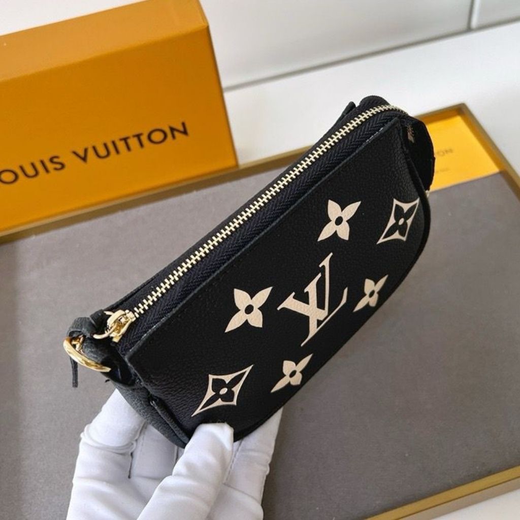 Louis Vuitton Mini Pochette Accessoires Black 15.5Cm - Image 4