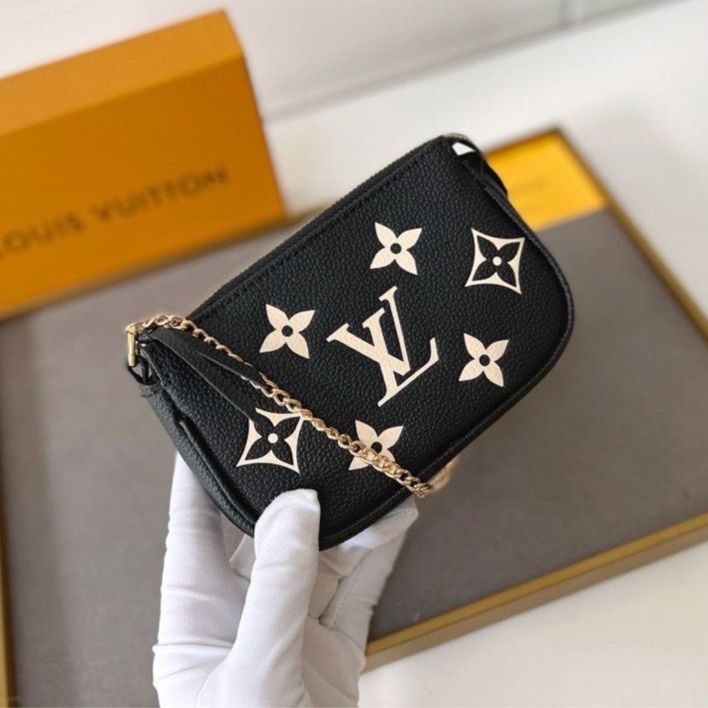 Louis Vuitton Mini Pochette Accessoires Black 15.5Cm - Image 8