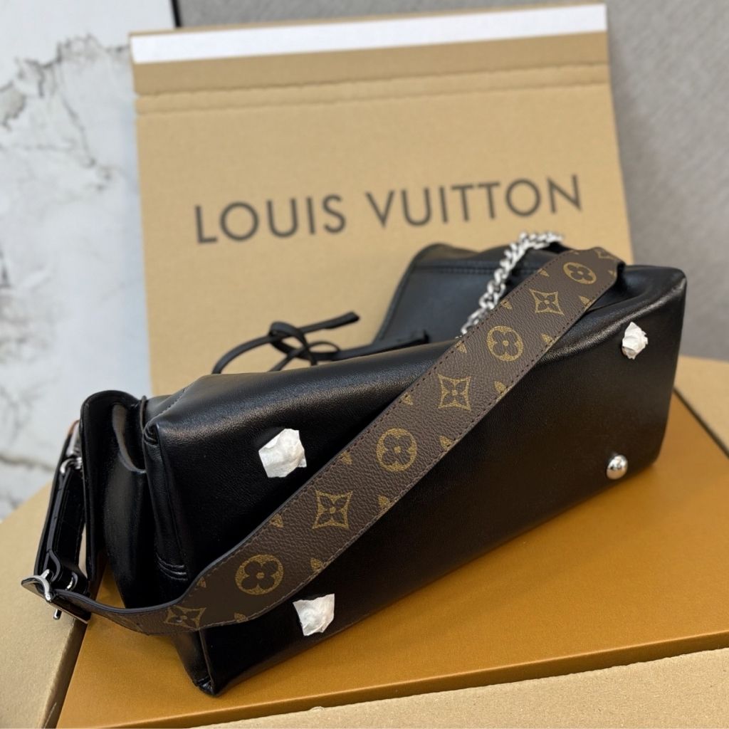Louis Vuitton CarryAll Cargo Vibe PM Black 33.5Cm M24861 - Image 5