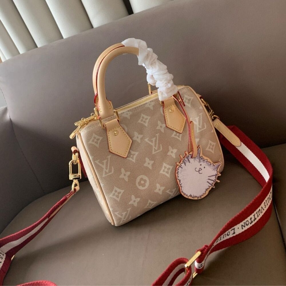 Alternative view of Louis Vuitton Travels With Grace Coddington Speedy Bandouliere 20 Gray 20Cm M15151