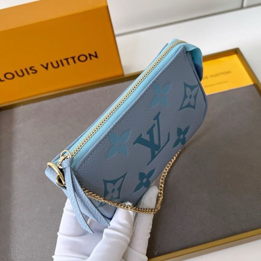 Louis Vuitton Mini Pochette Accessoires Blue 15.5Cm - Image 4