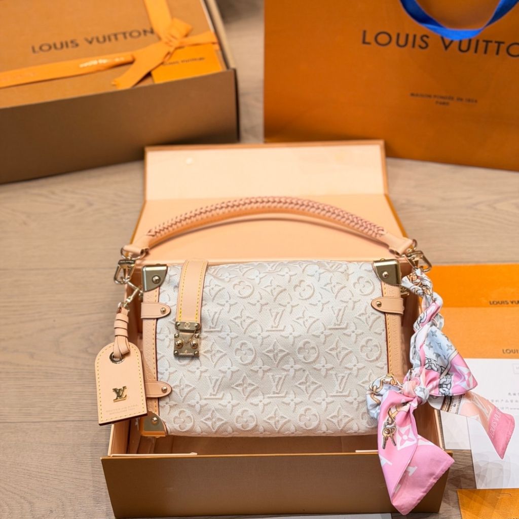 Louis Vuitton Side Trunk MM White Monogram Embleme Peuplier 23.5Cm M2A145 - Image 2