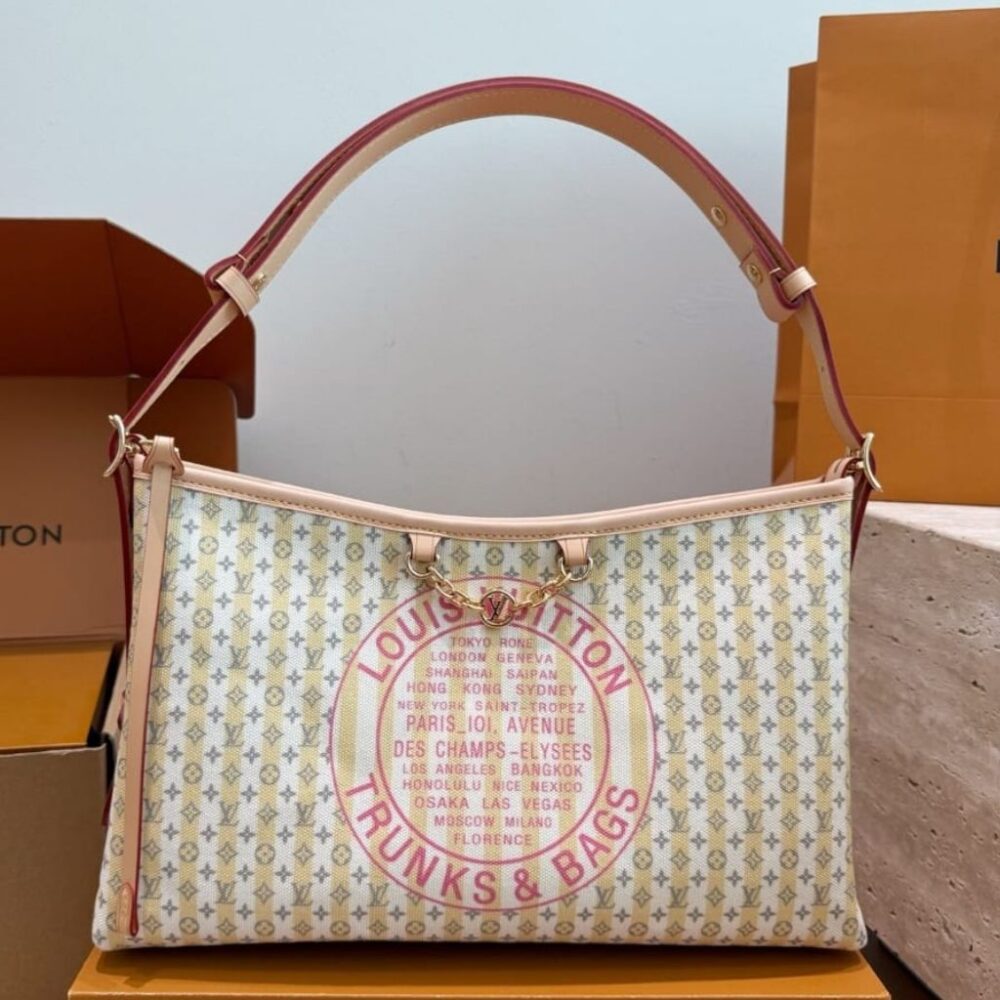 Alternative view of Louis Vuitton Carryall East West Rose 34cm M29139