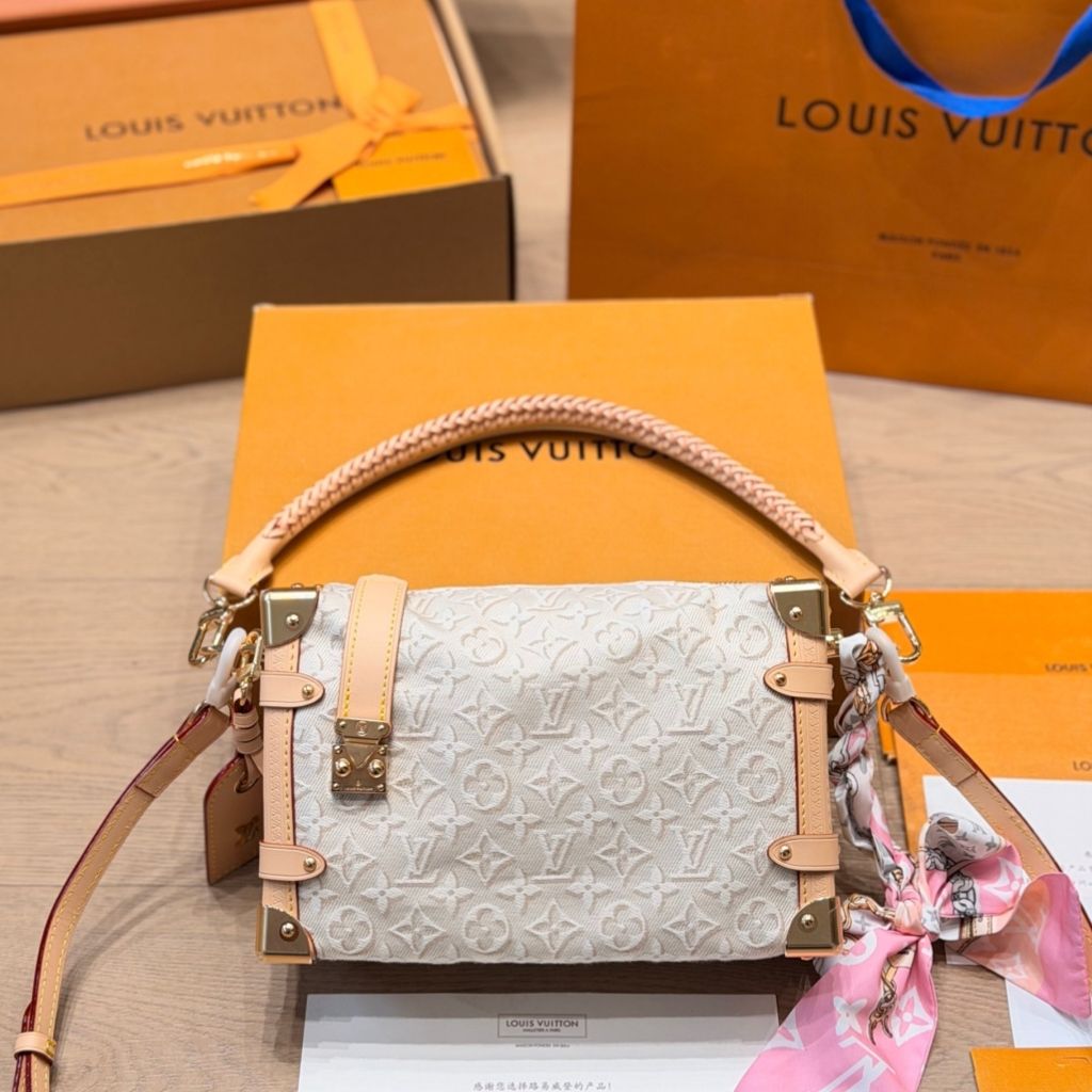 Louis Vuitton Side Trunk MM White Monogram Embleme Peuplier 23.5Cm M2A145 - Image 3