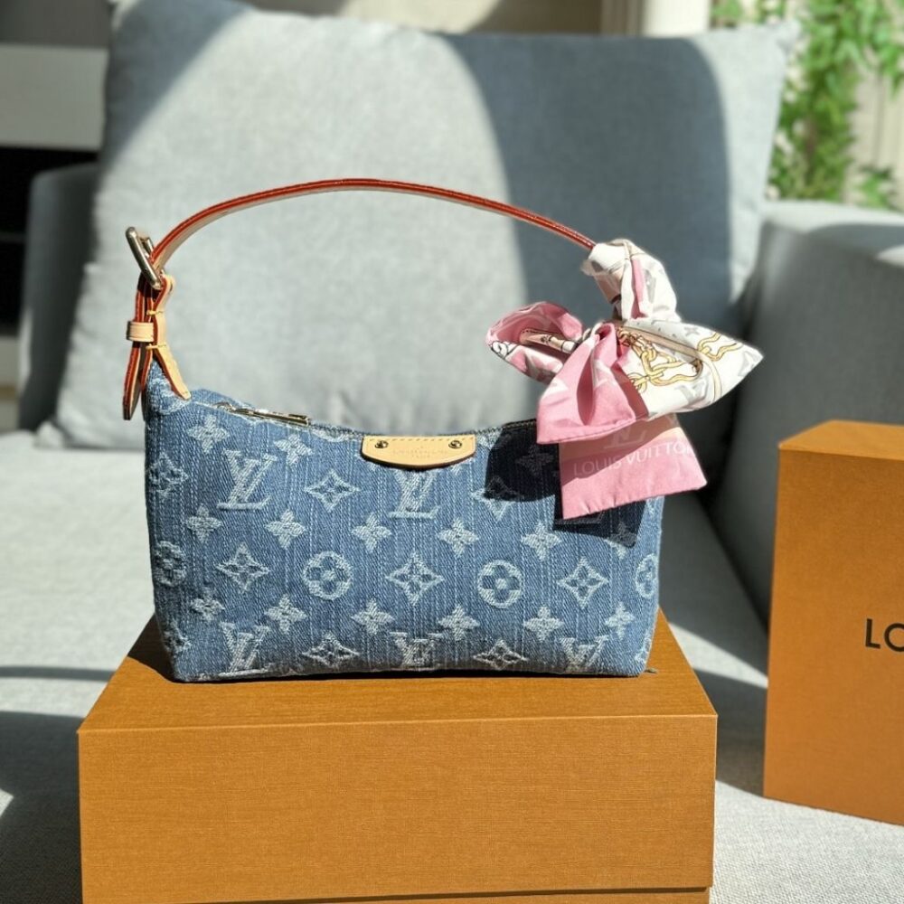 Alternative view of Louis Vuitton Pochette Hills Blue Denim 18.5Cm