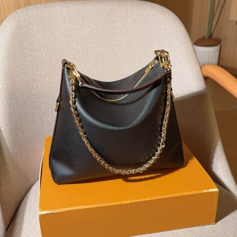 Alternative view of Louis Vuitton Multipass Black 28cm M29195